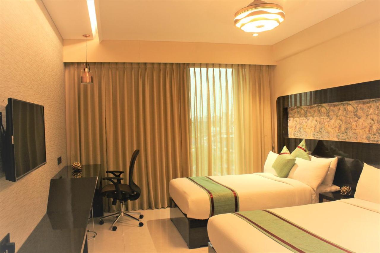 Zip By Spree Hotels Сурат Екстер'єр фото