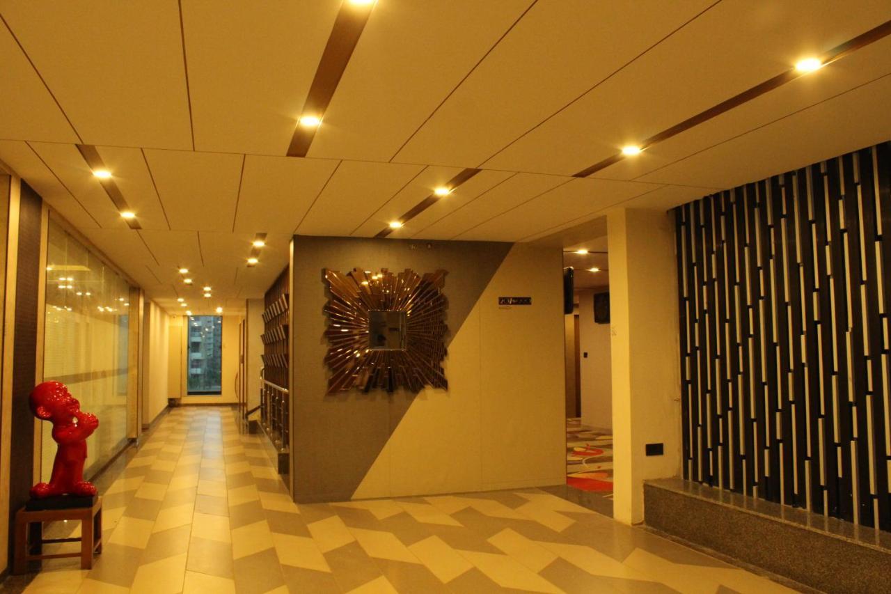 Zip By Spree Hotels Сурат Екстер'єр фото