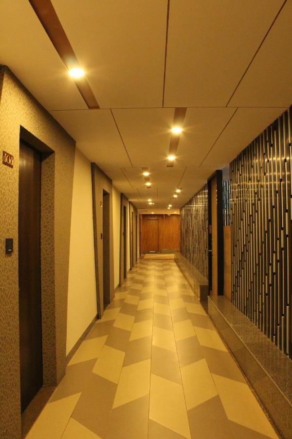 Zip By Spree Hotels Сурат Екстер'єр фото
