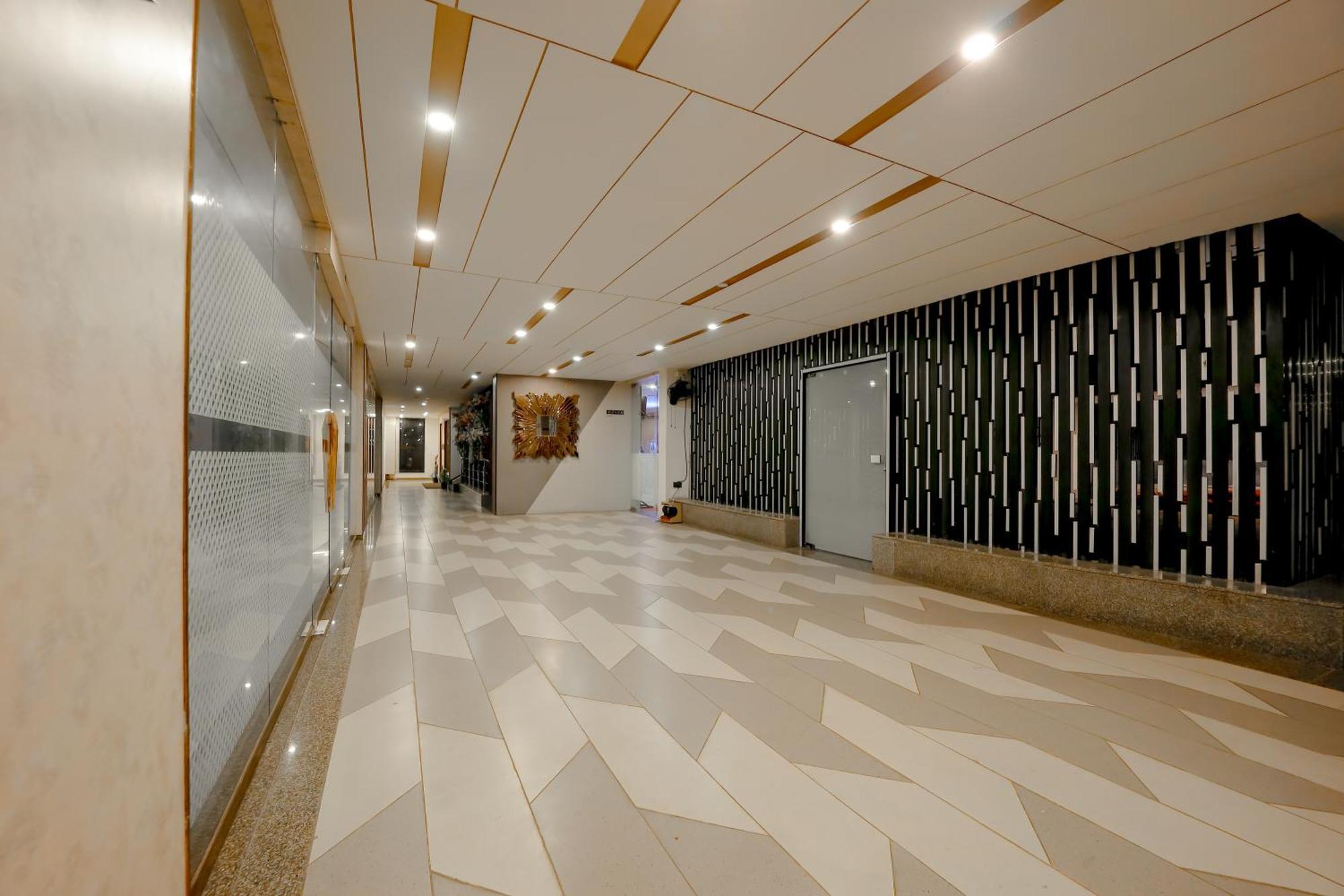 Zip By Spree Hotels Сурат Екстер'єр фото