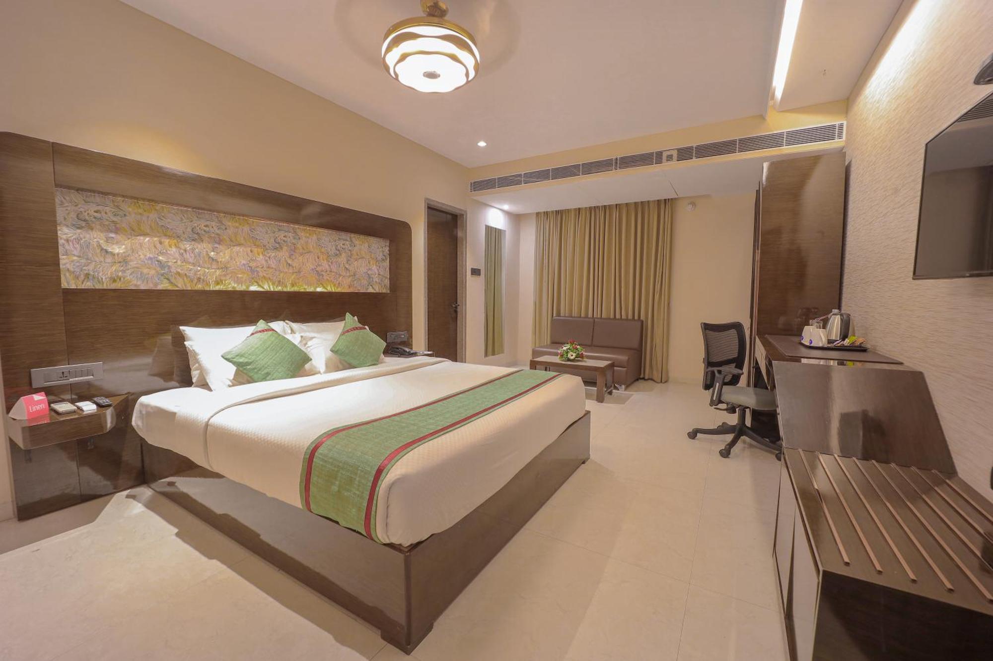 Zip By Spree Hotels Сурат Екстер'єр фото