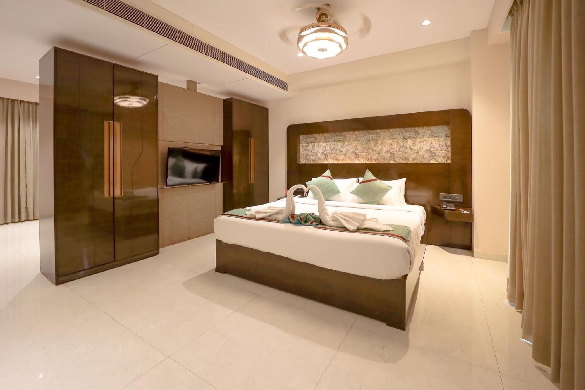 Zip By Spree Hotels Сурат Екстер'єр фото